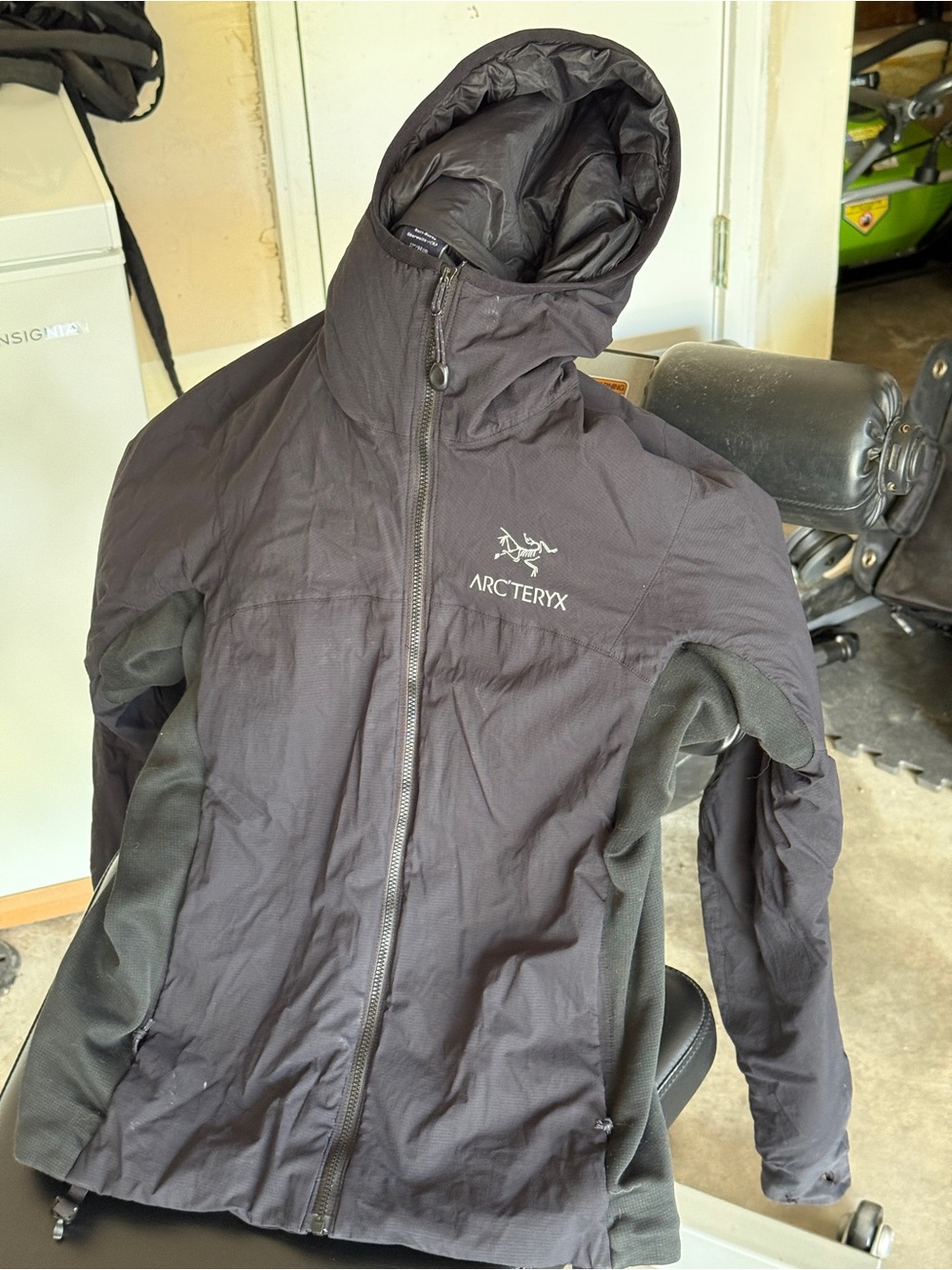 Arc'teryx Womens Atom Hoodie (Black Hooded Softshell Jacket)